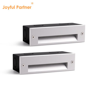 Bentuk persegi panjang 220V 5W LED Wall Pack Lampu IP65 3000K Outdoor Walkway Lighting