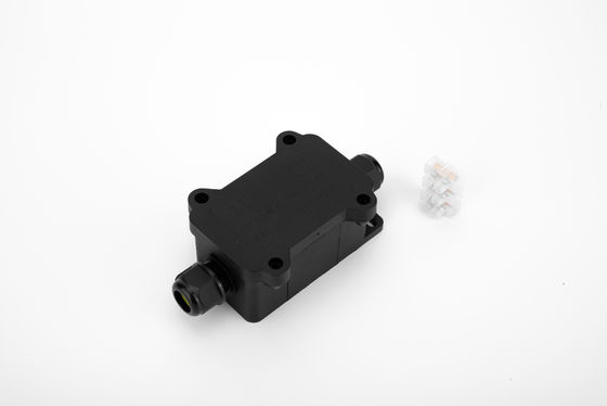 Hitam IP68 Quick Connector 24A 450VAC Waterproof Junction Box 2 Pin